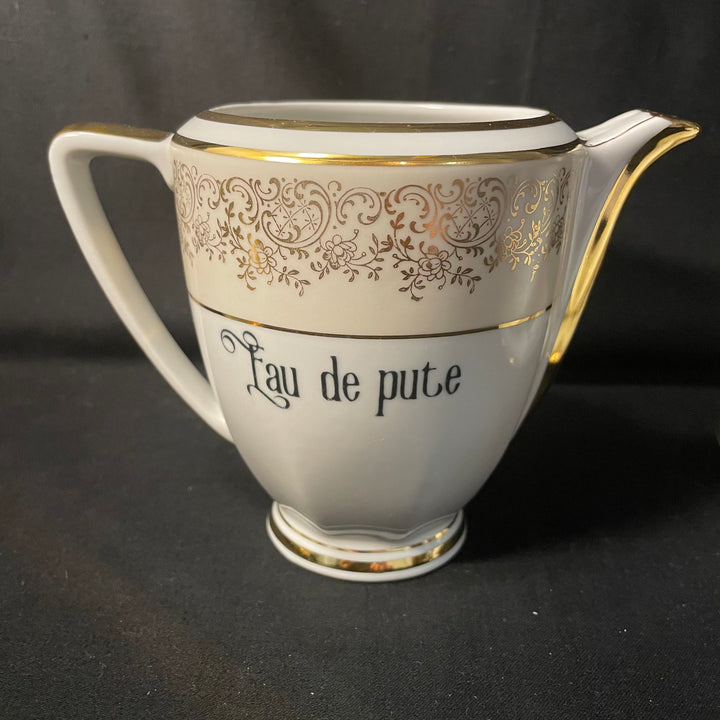 Service à café "Eau de pute", cadeau original et rigolo en porcelaine vintage française recyclée