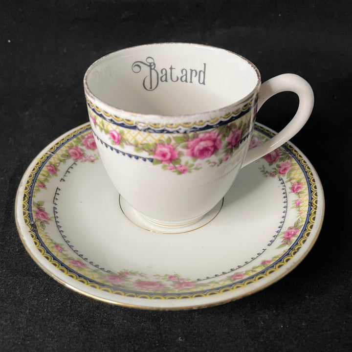 Tasse vulgaire, Vous avez été empoisonnée, Porcelaine de Limoges vintage recyclée
