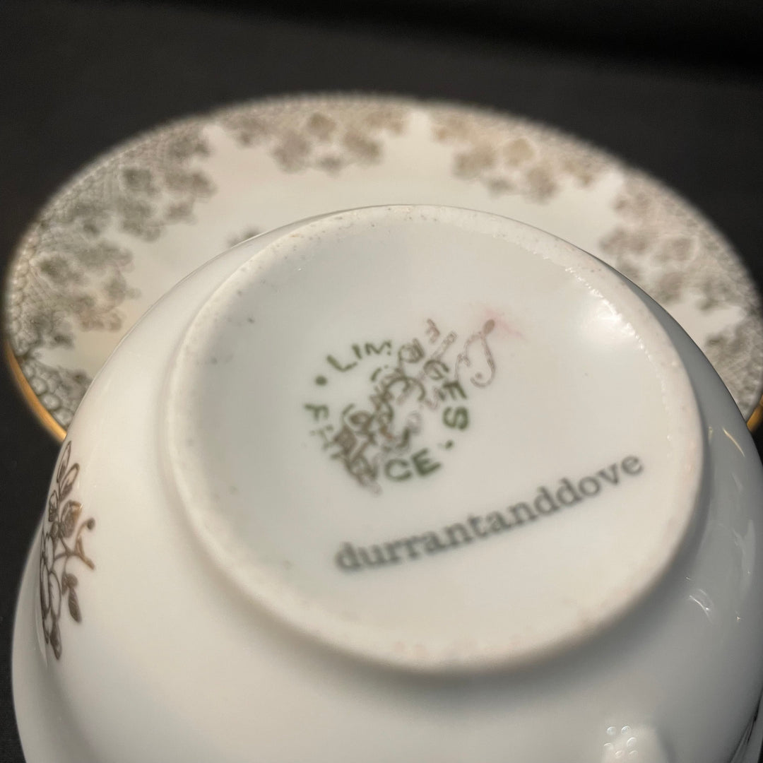 Service à café "Eau de pute", cadeau original et rigolo en porcelaine vintage française recyclée
