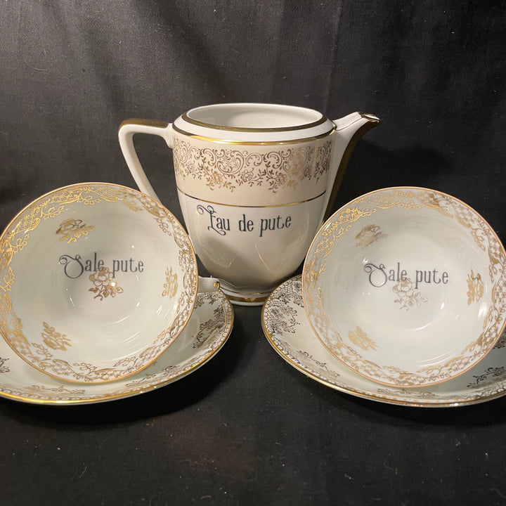 Service à café "Eau de pute", cadeau original et rigolo en porcelaine vintage française recyclée