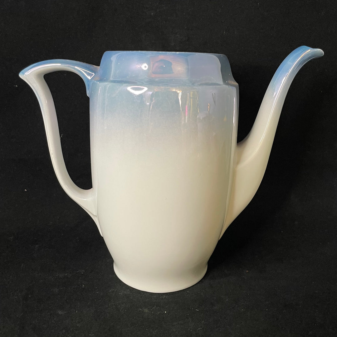 Il y a du foutre là-dedans, un pichet en porcelaine vulgaire, drôle, coquin et vintage recyclé