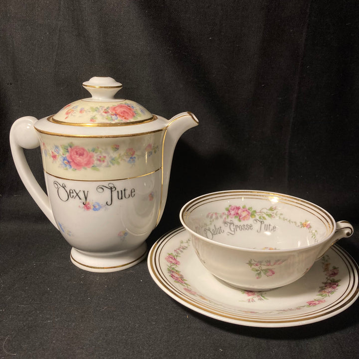 Service à café "Eau de pute", cadeau original et rigolo en porcelaine vintage française recyclée