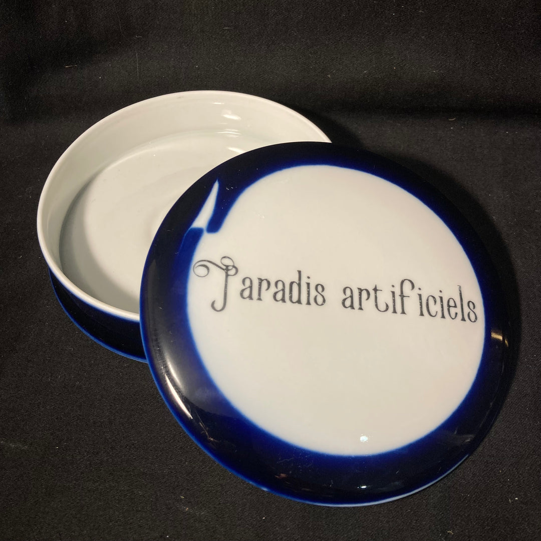 "Paradis artificiels", Boîte à cachettes pour drogues Vintage Upcyclée Unique et Amusante, Cadeau d&