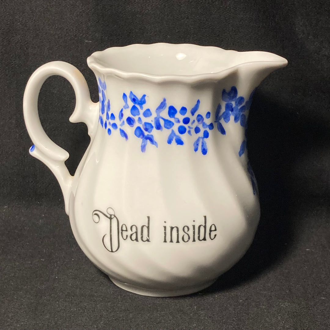 Petit vase français amusant, Mort à l&