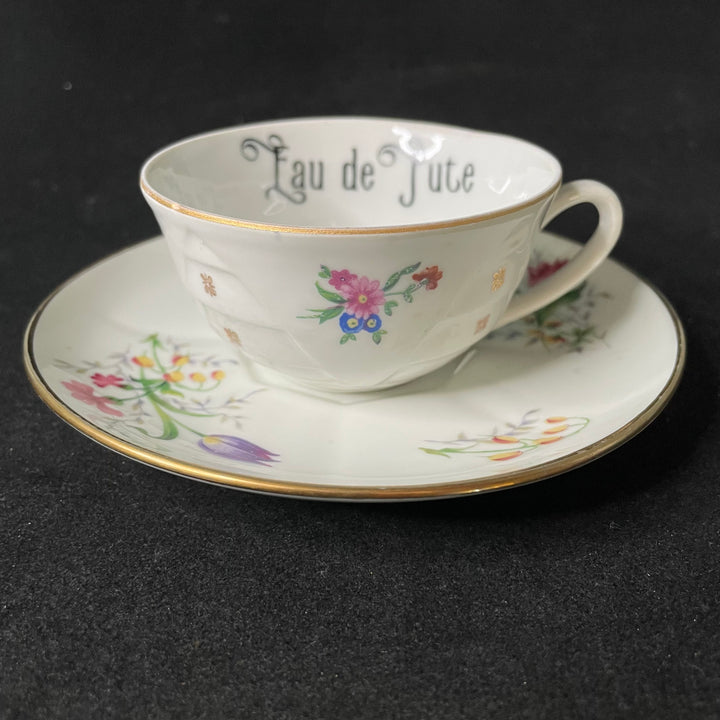 Eau de pute, tasse à espresso, cadeau en porcelaine française vintage recyclée