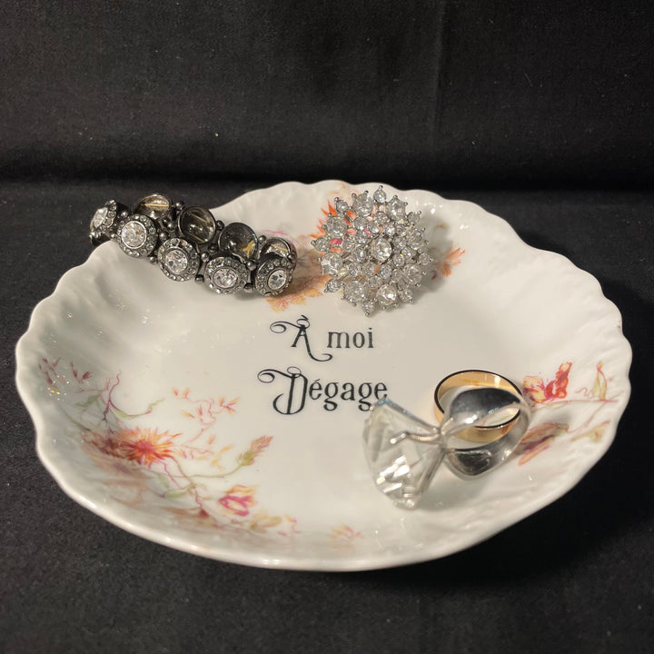 "A moi.  Degage" Plateau à bibelots brillants, plateau à bijoux amusant recyclé, plateau à bijoux vintage unique
